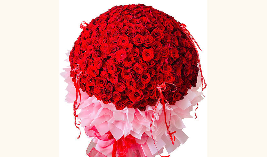 Luxury Dark Tone Bouquets Vietnam — flower delivery Vietnam