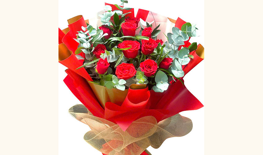 12 Roses Delivery in Hanoi — flower delivery Vietnam