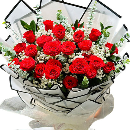 24 Red Roses For Women's Day Vietnam