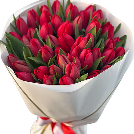 30 Red Tulips Bouquet Vietnam