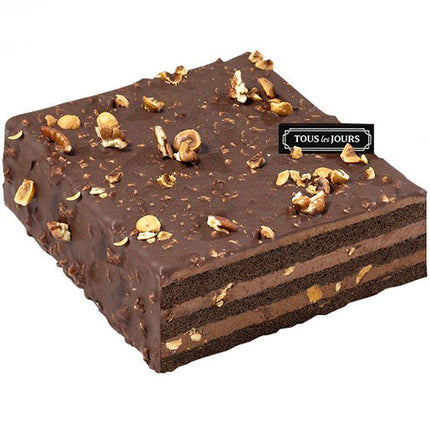 Hazelnut Choco Rocher Mousse Tous Les Jours Vietnam