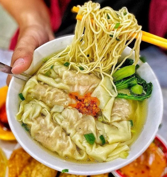 Jiaozi Soup With Noodles Food Vietnam