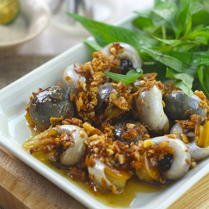 Oc Mo Xao Me Seafood Vietnam