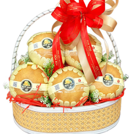 Pear Basket For Vietnamese Women’s Day