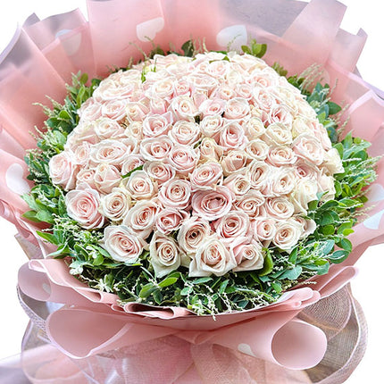 Pretty Rose In Valentine's Day Bouquet Vietnam