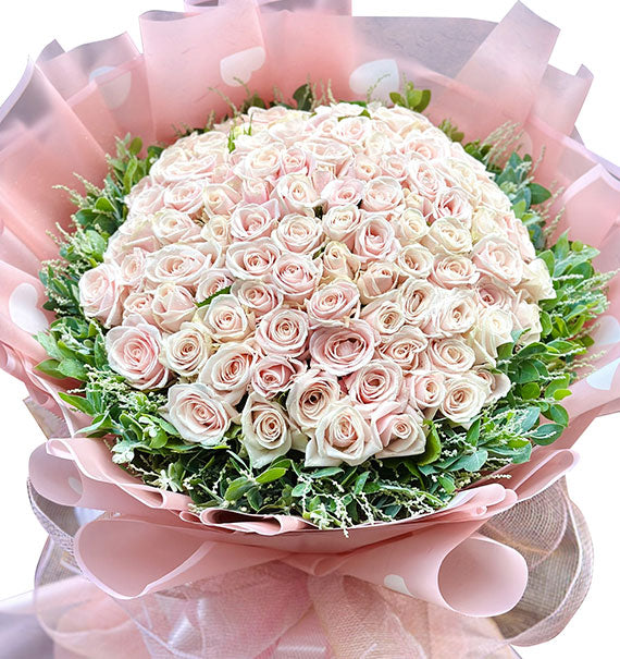 Pretty Rose In Valentine's Day Bouquet Vietnam