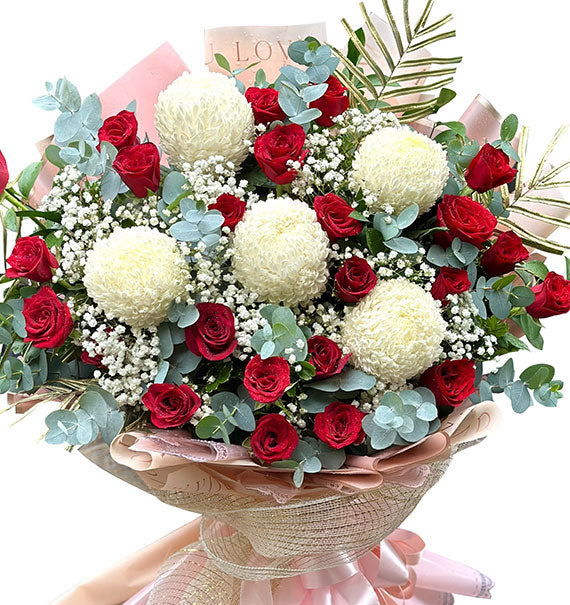 Red & White Flowers Xmas Vietnam