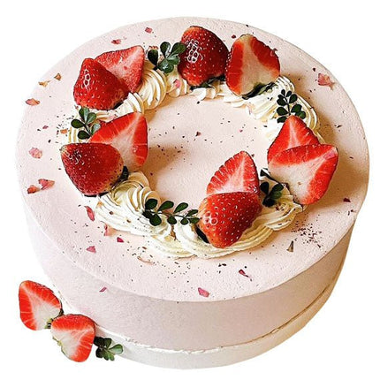 Strawberry Kiss Cake Vietnam