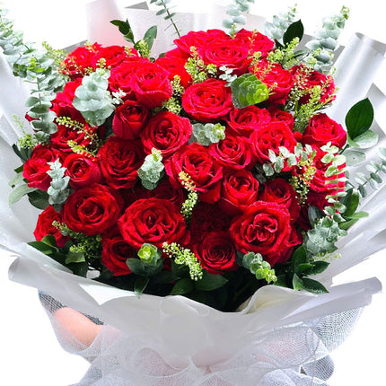 Velvet Red Rose Bouquet For Valentine Vietnam