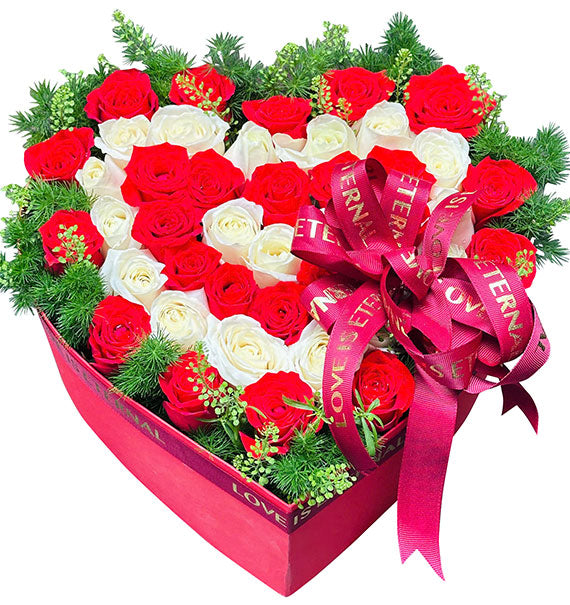 Vietnamese Women's Day Heart-shaped Rose Box