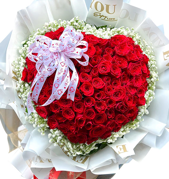 Xmas Rose Whisper Bouquet Vietnam