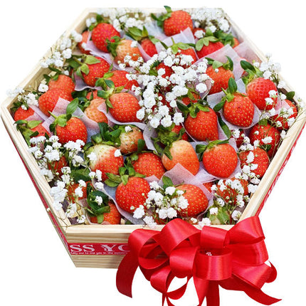 Xmas Strawberries Box Vietnam