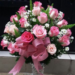 24 pink roses