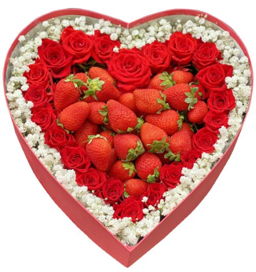roses and strawberries heart box