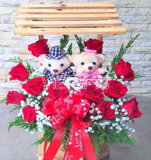 special-vn-womens-day-flowers-and-bears